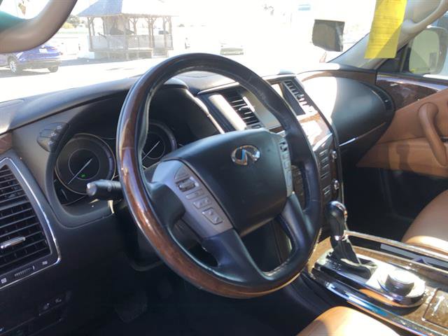 Used 2016 INFINITI QX80 4WD w/ Signature Edition Package image 8