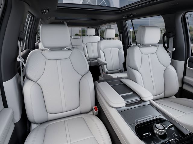 New 2025 Jeep Wagoneer L Series II image 16