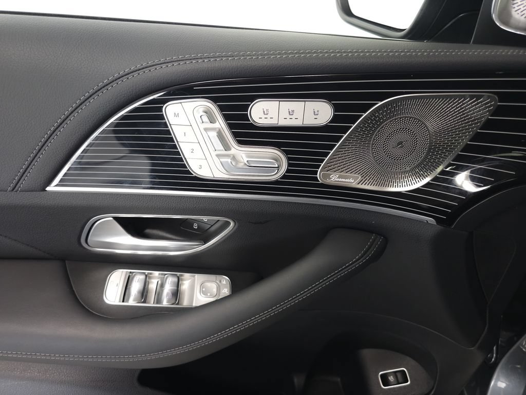 Certified 2025 Mercedes-Benz GLS 450 4MATIC image 6