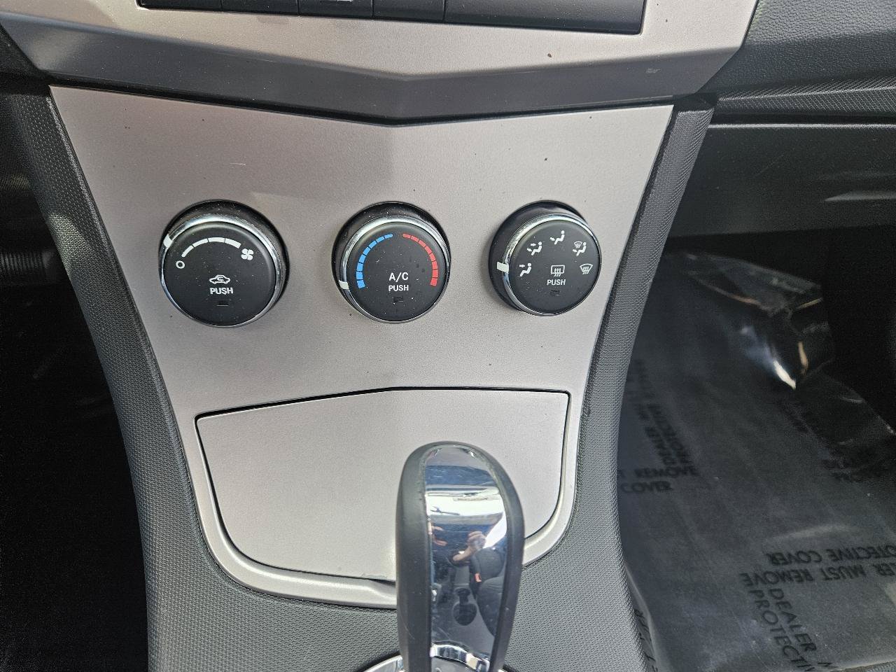 Used 2010 Chrysler Sebring Touring FWD image 23