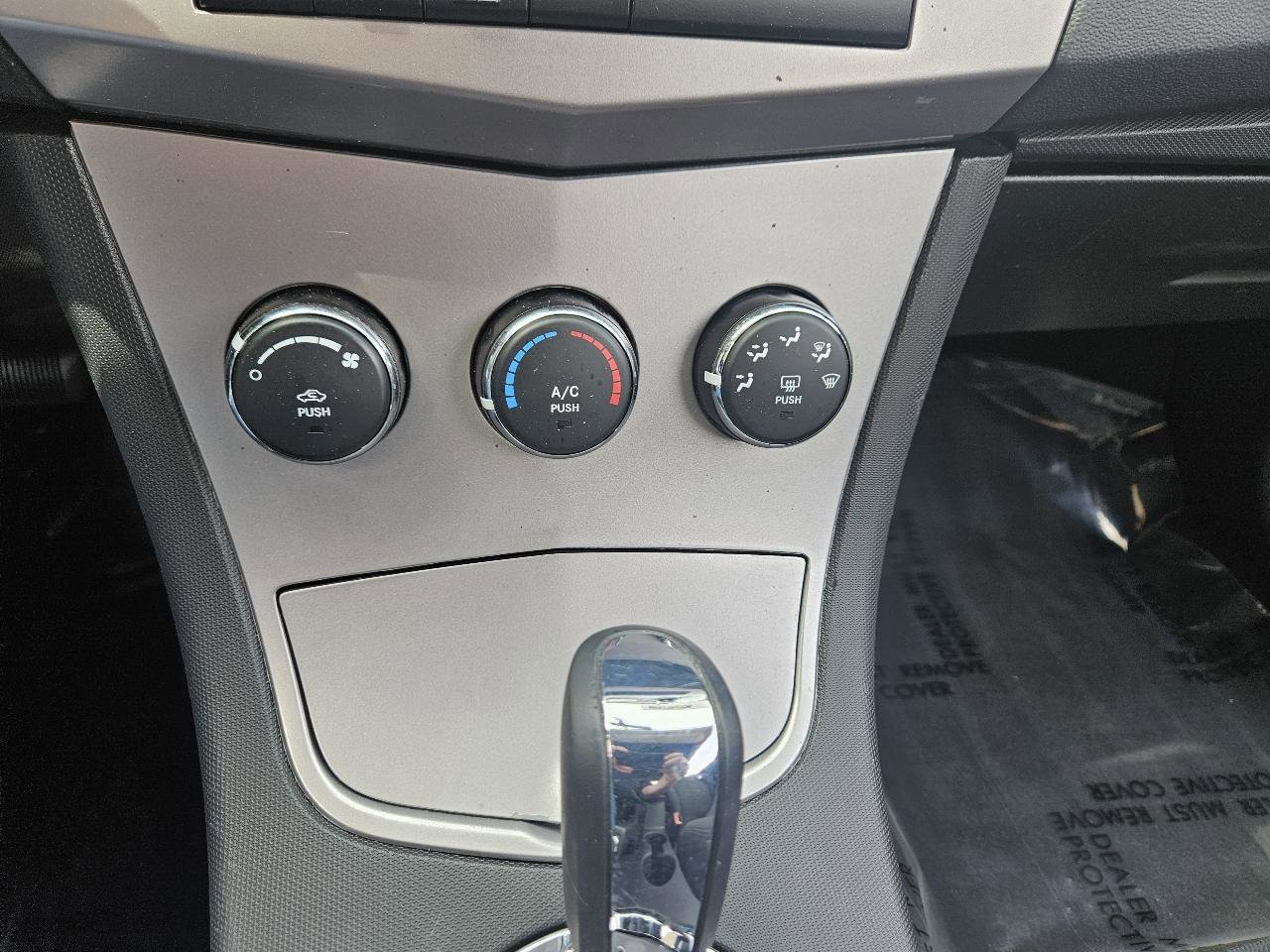 Used 2010 Chrysler Sebring Touring FWD image 23