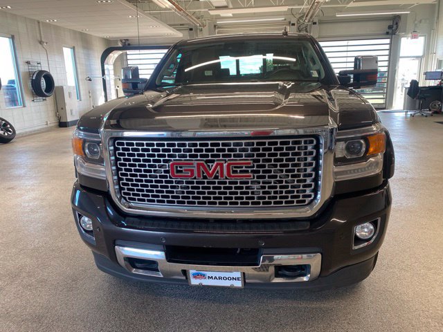 Used 2015 GMC Sierra 2500 Denali w/ Duramax Plus Package AWD/4WD image 2