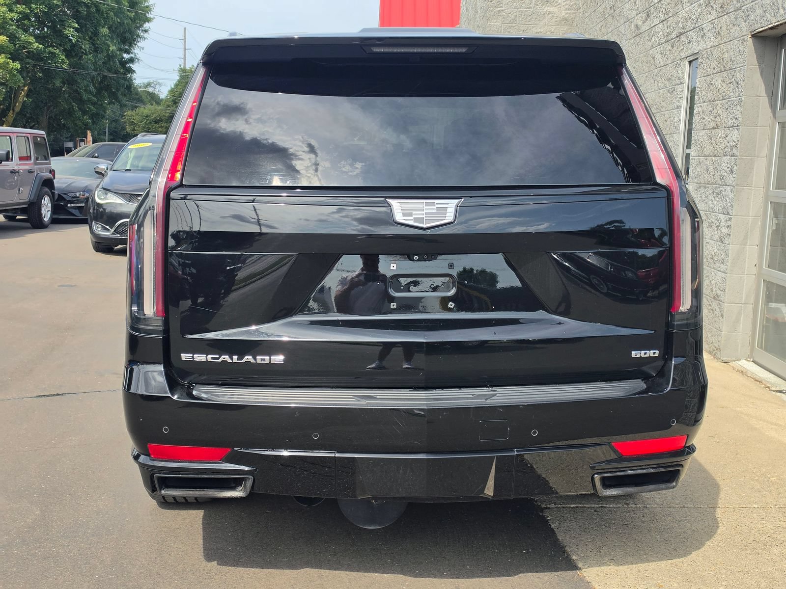 Used 2021 Cadillac Escalade Sport w/ Driver Assist Tech Package AWD/4WD image 5