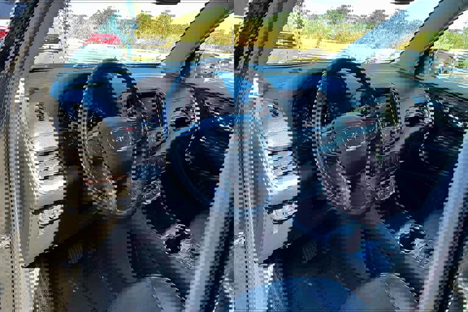 Used 2022 GMC Terrain AT4 image 17