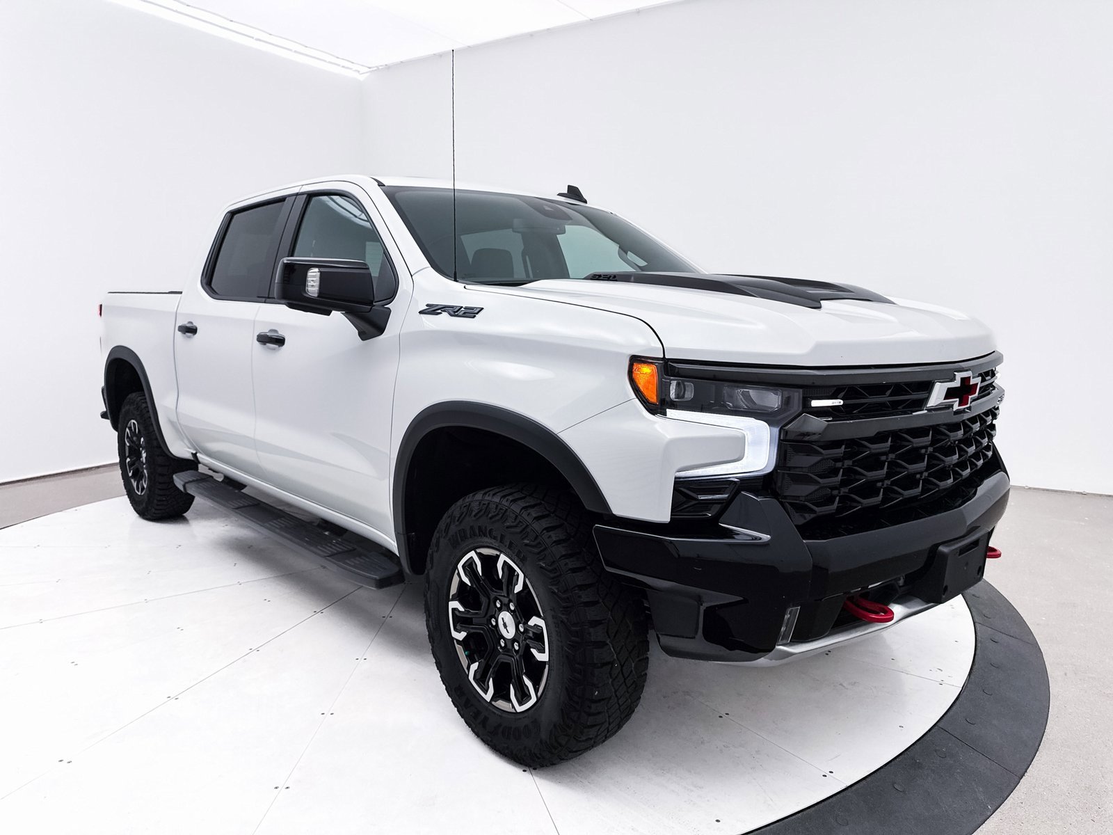 Used 2024 Chevrolet Silverado 1500 ZR2 w/ LPO, Dark Essentials Package image 12