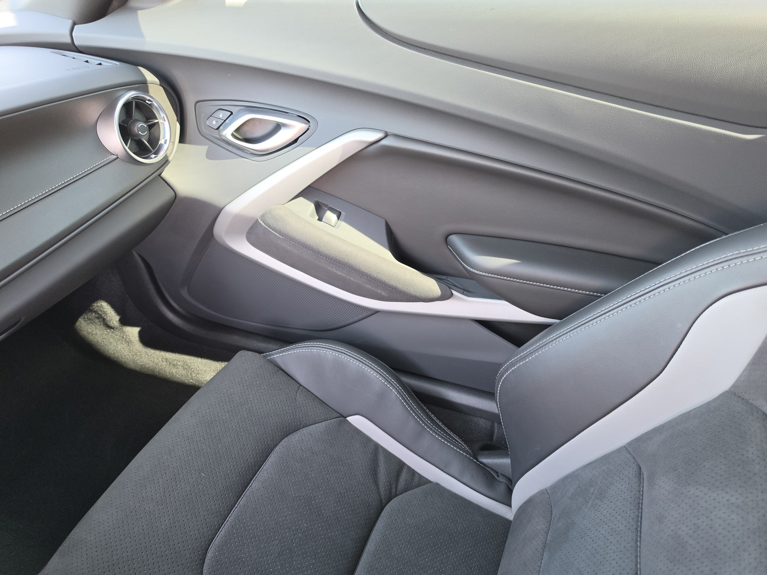 Used 2023 Chevrolet Camaro SS RWD image 21