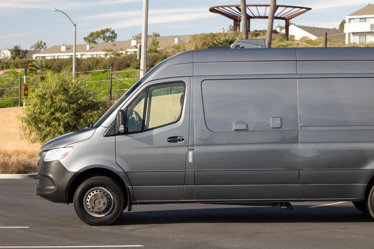 Used 2021 Mercedes-Benz Sprinter 4500 w/ Parking Package image 33