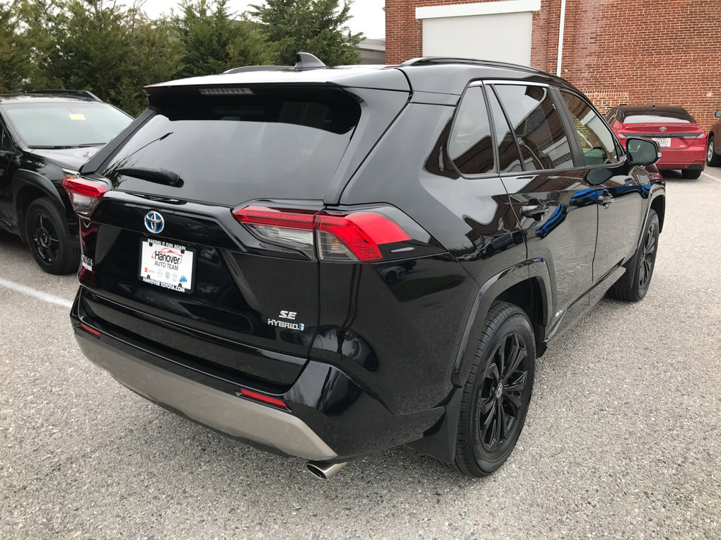 Certified 2022 Toyota RAV4 SE w/ Convenience Package image 8