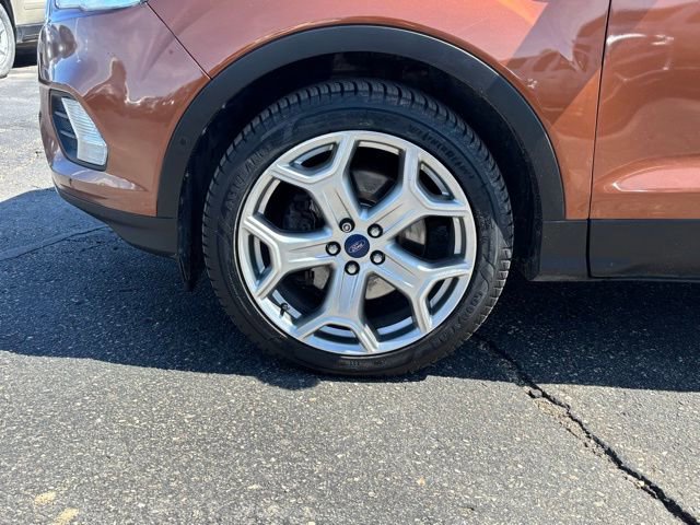 Used 2017 Ford Escape Titanium w/ Equipment Group 301A AWD/4WD image 10