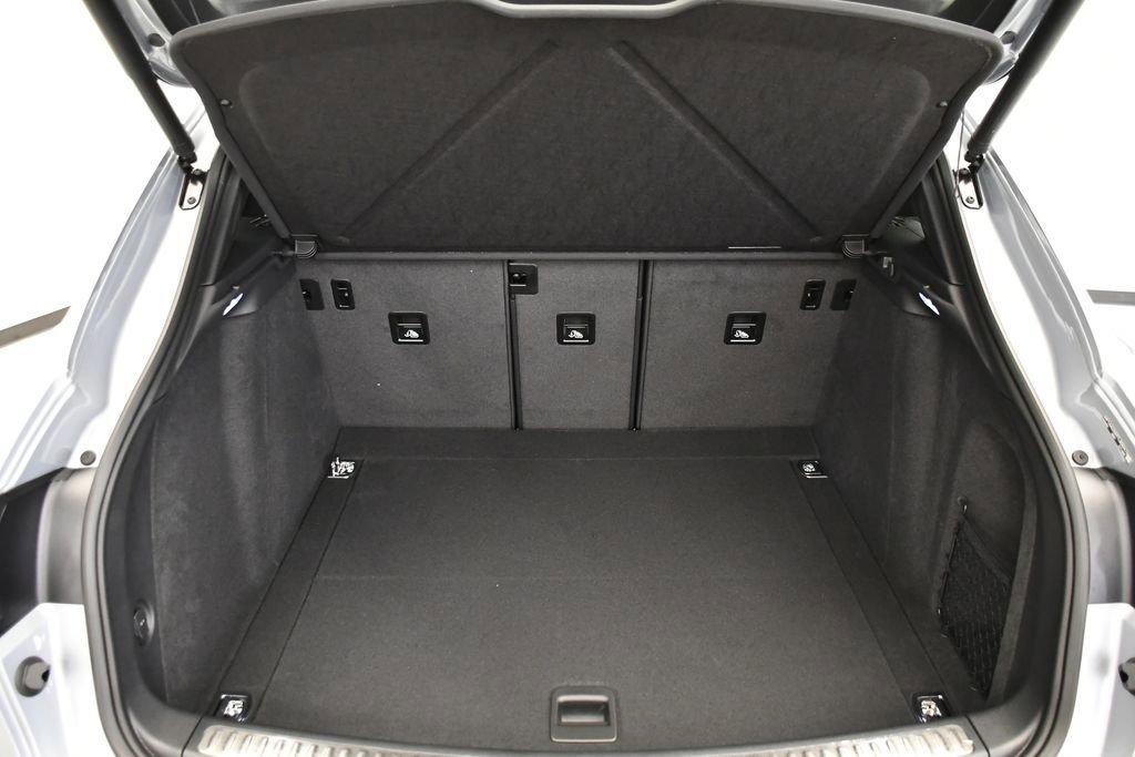 Certified 2026 Porsche Macan image 57