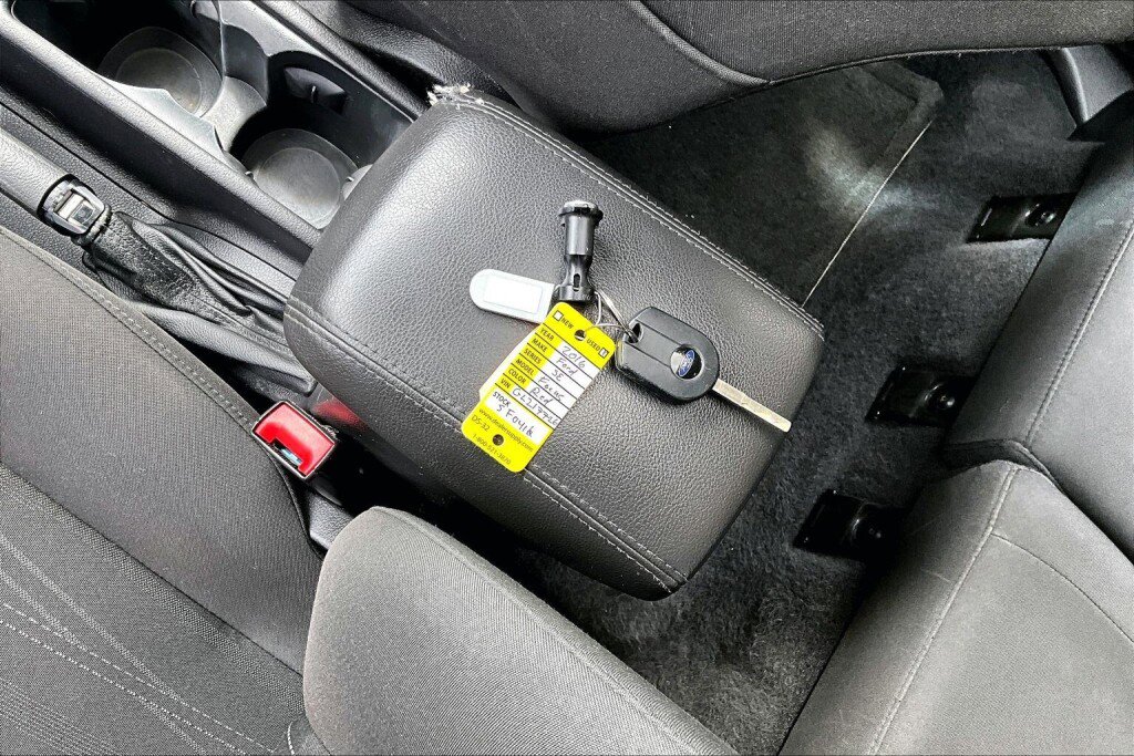 Used 2016 Ford Focus SE FWD image 18