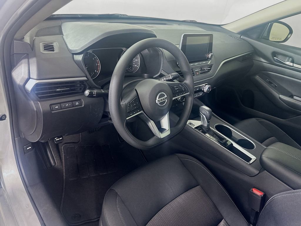 Used 2022 Nissan Altima 2.5 SV FWD image 9