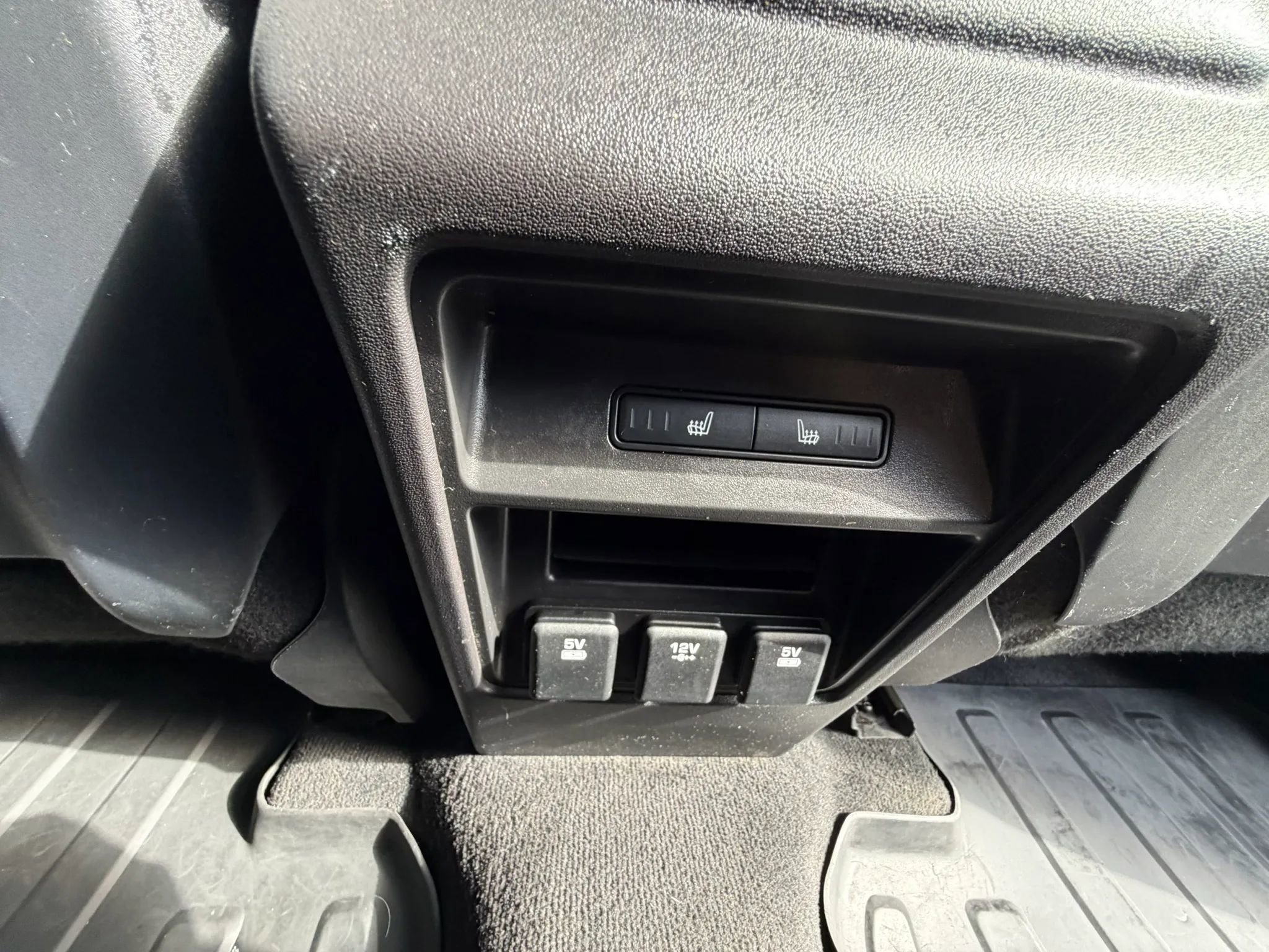 Used 2016 Land Rover Discovery Sport HSE Luxury image 46