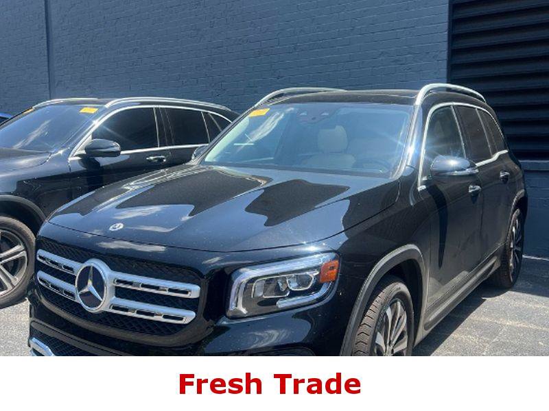 Used 2022 Mercedes-Benz GLB 250 image 1