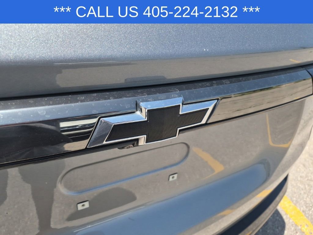 Used 2023 Chevrolet Traverse Premier w/ Redline Edition FWD image 9