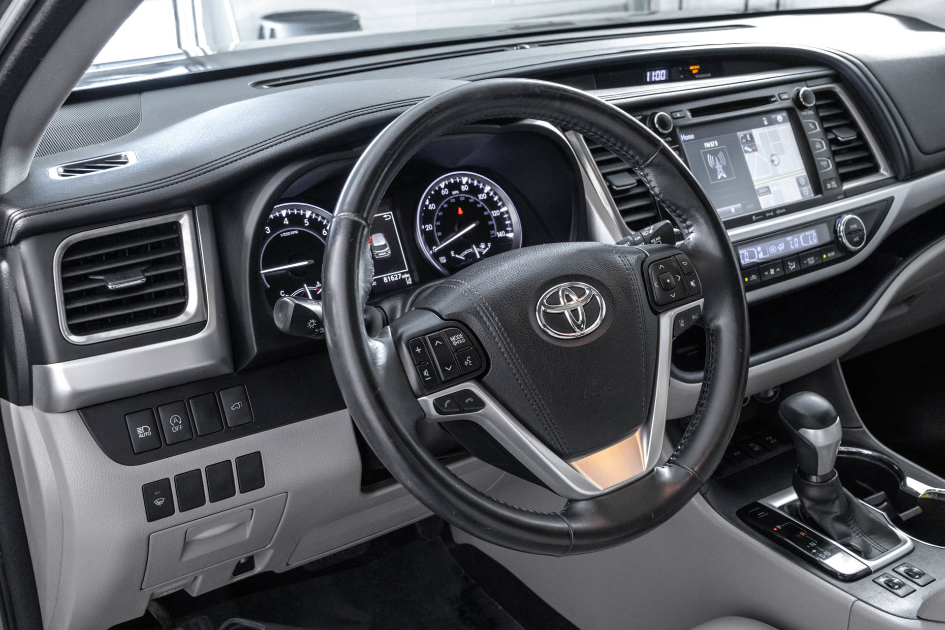 Used 2018 Toyota Highlander XLE AWD/4WD image 36