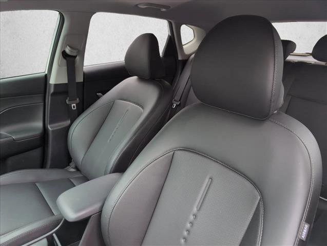 Certified 2025 Hyundai Kona Limited image 9