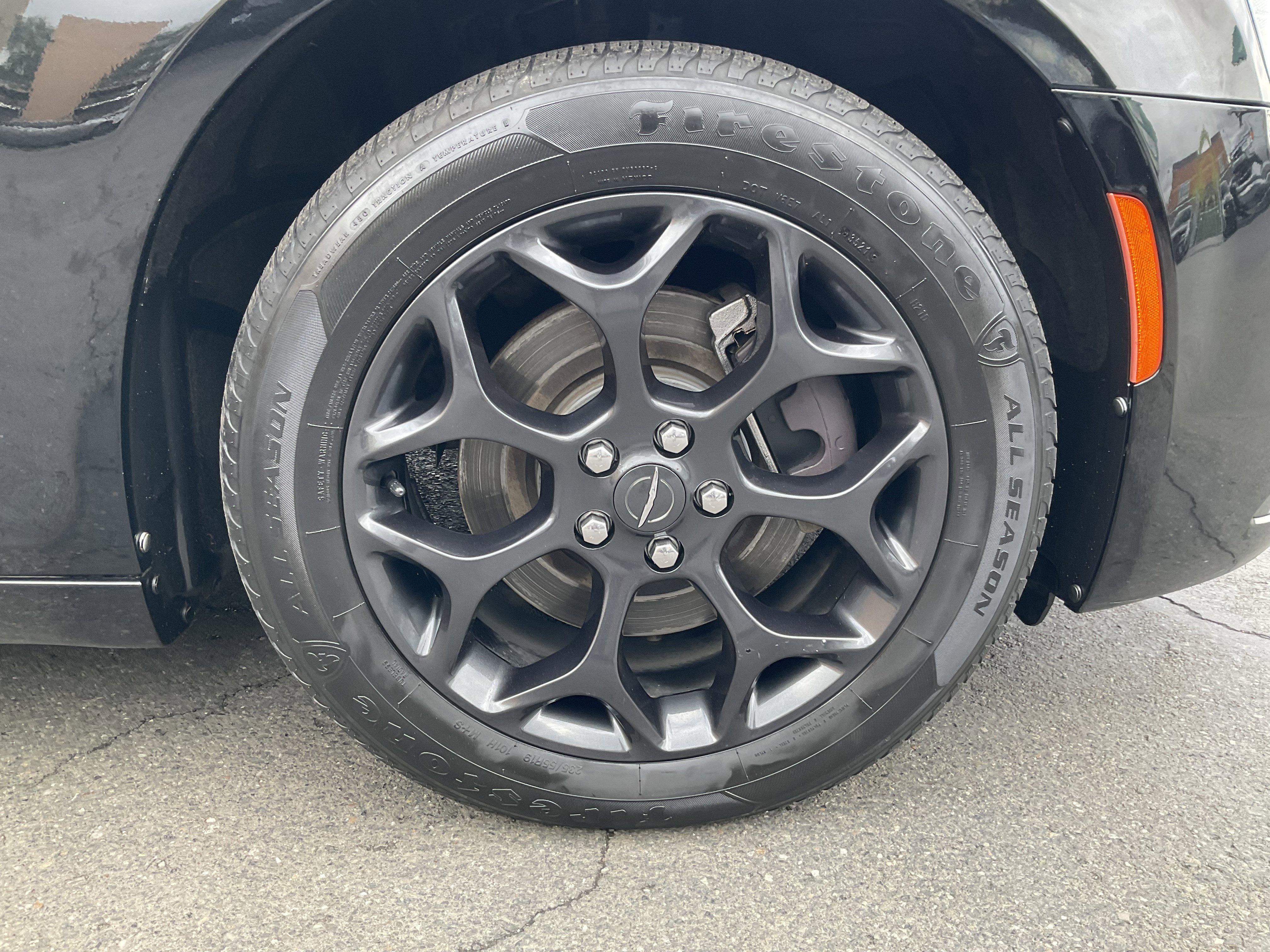 Used 2019 Chrysler 300 S AWD/4WD image 8