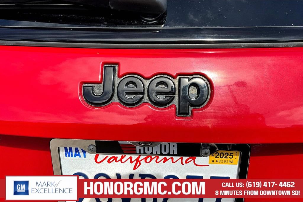 Used 2019 Jeep Compass Latitude FWD image 24