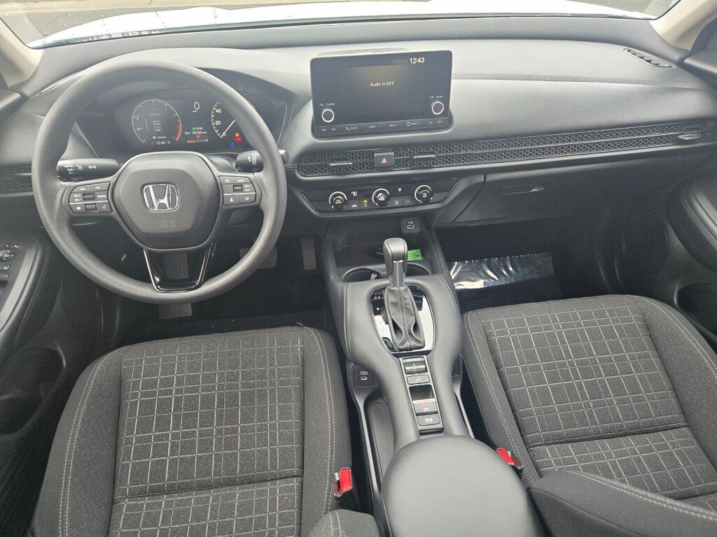 Certified 2025 Honda HR-V LX image 9