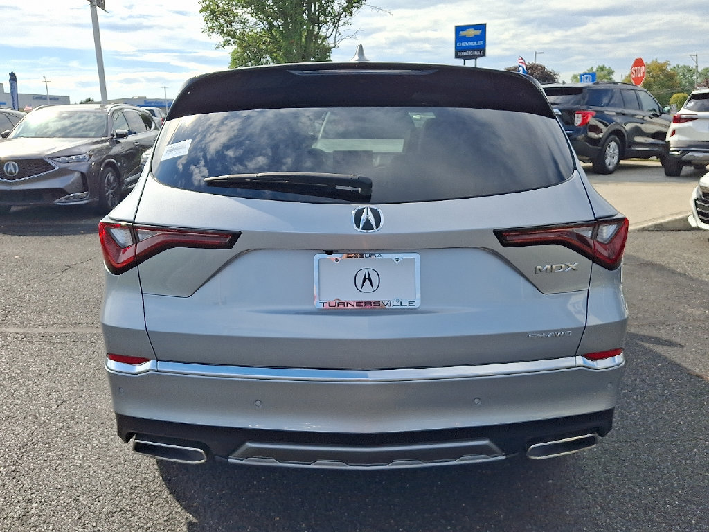 Certified 2025 Acura MDX w/ Technology Package AWD/4WD image 5