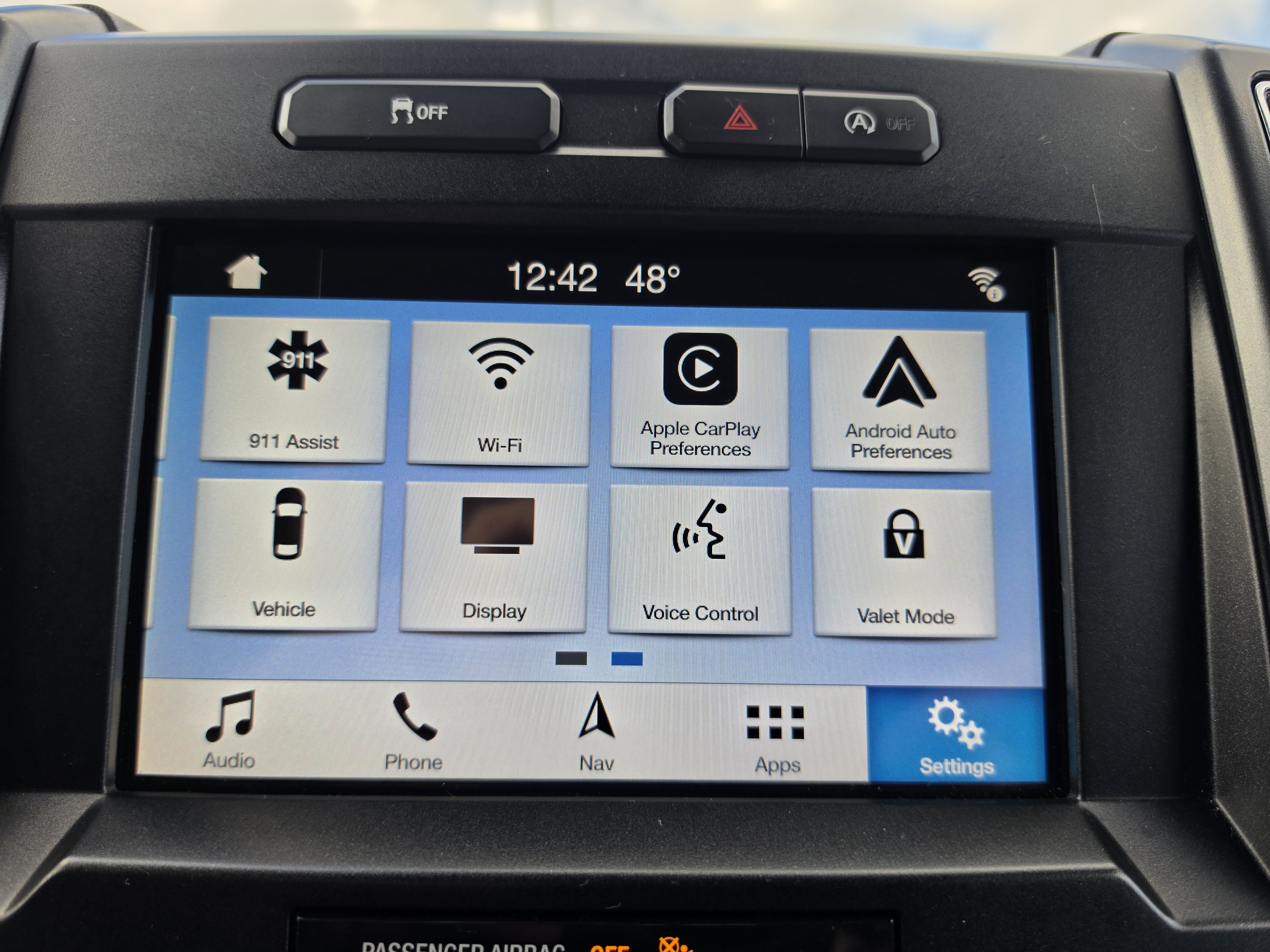 Used 2018 Ford F150 XLT w/ Equipment Group 302A Luxury AWD/4WD image 32