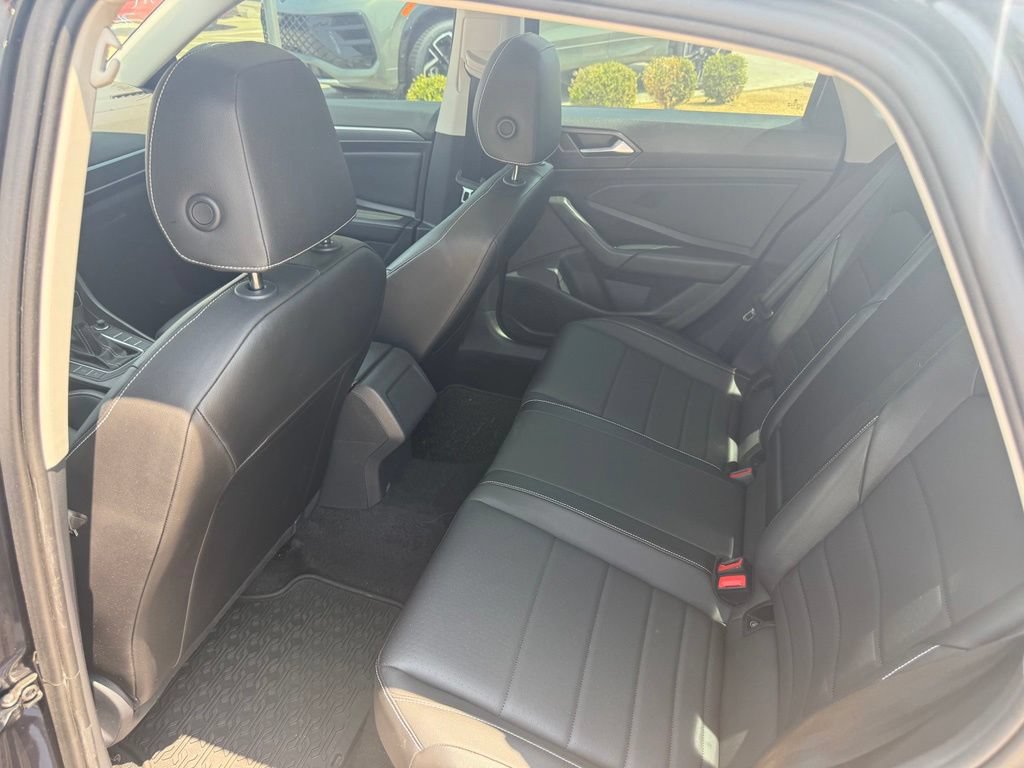 Certified 2023 Volkswagen Jetta SE w/ Panoramic Sunroof Package FWD image 10