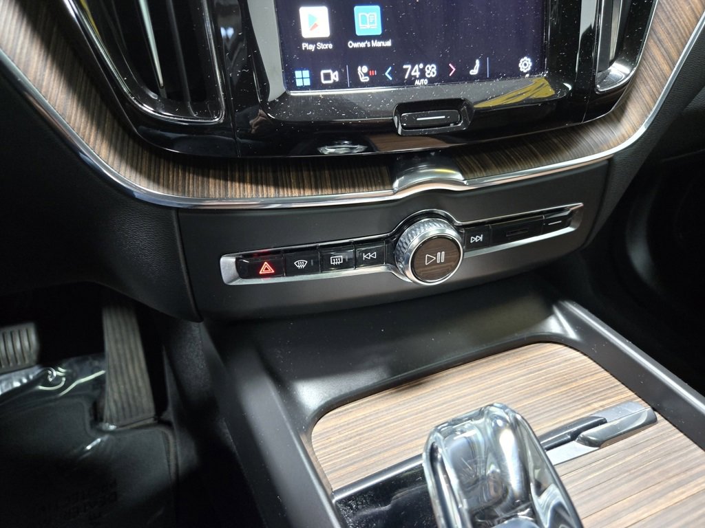 Used 2022 Volvo XC60 B5 Inscription w/ Advanced Package image 27