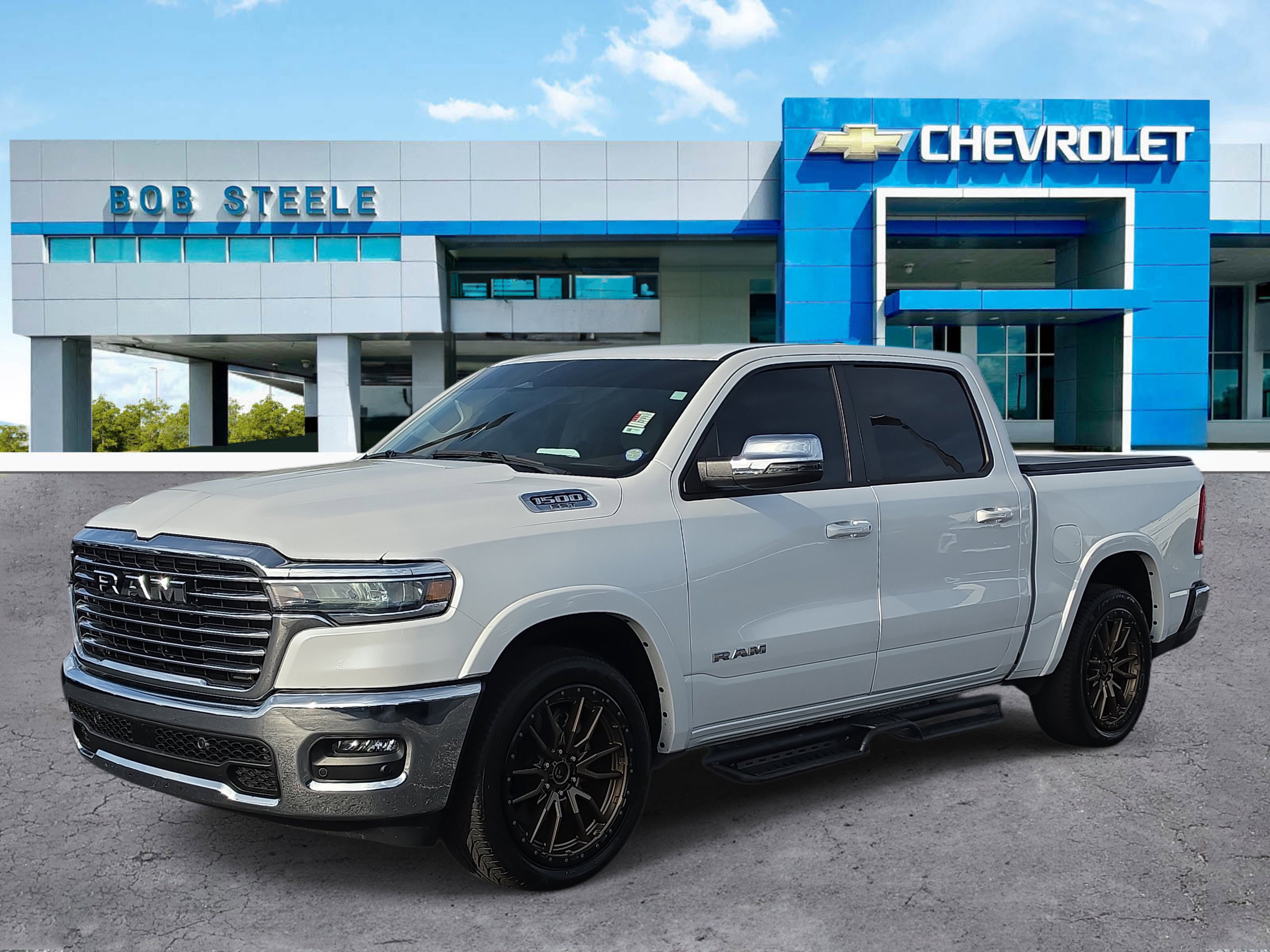 Used 2025 RAM 1500 Laramie AWD/4WD image 2