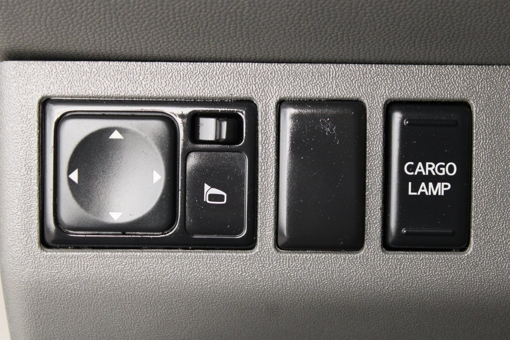 Used 2020 Nissan Frontier SV image 16