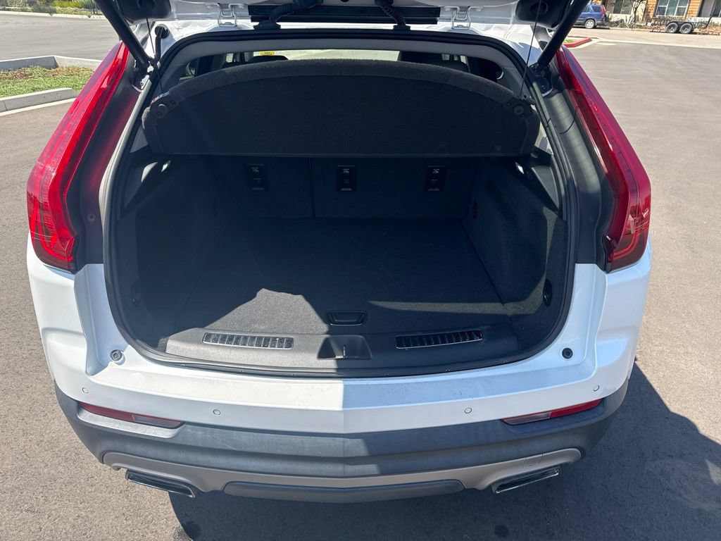 Used 2019 Cadillac XT4 Premium Luxury w/ Enhanced Visibility Package FWD image 11