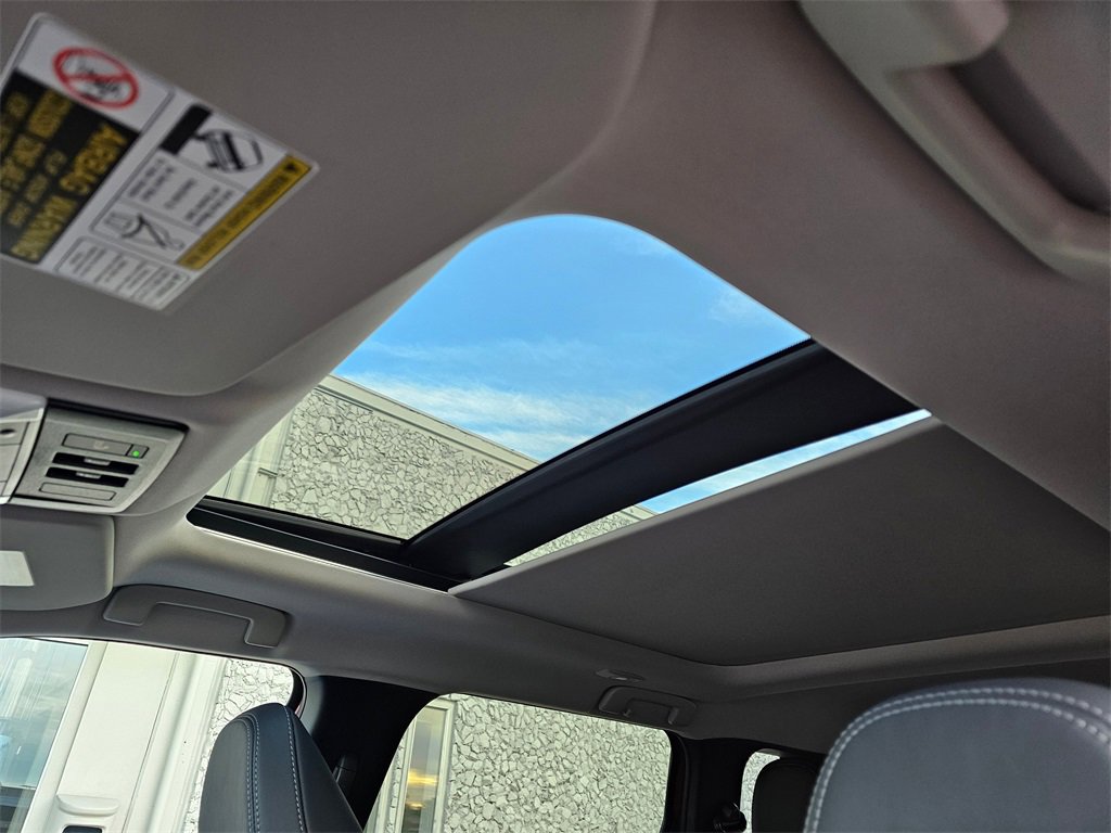 New 2025 Mitsubishi Outlander SE image 8