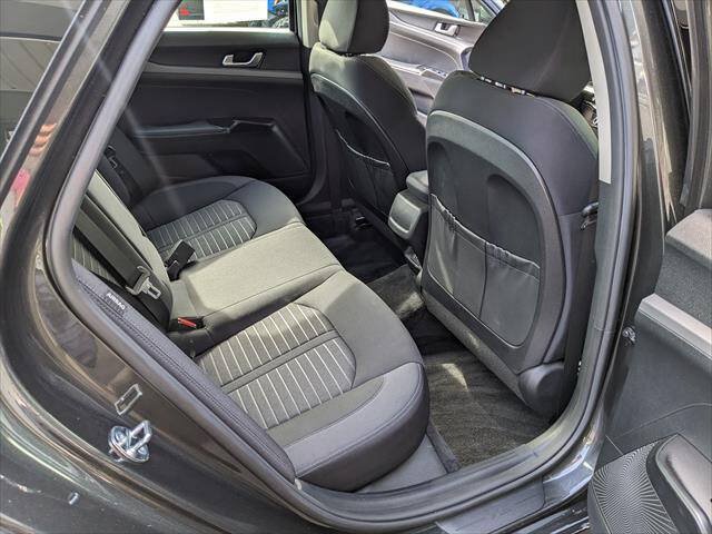 Used 2025 Kia K5 LXS FWD image 16