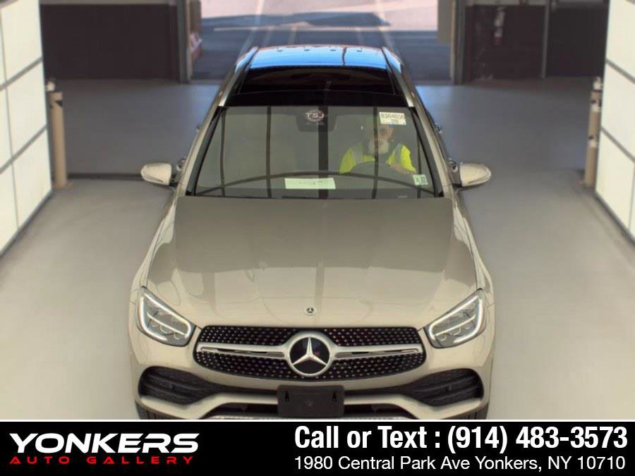 Used 2022 Mercedes-Benz GLC 300 4MATIC w/ AMG Line image 2