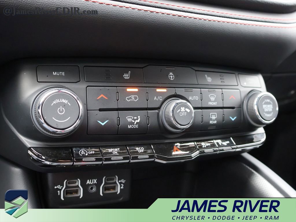 Used 2025 Dodge Durango GT image 38