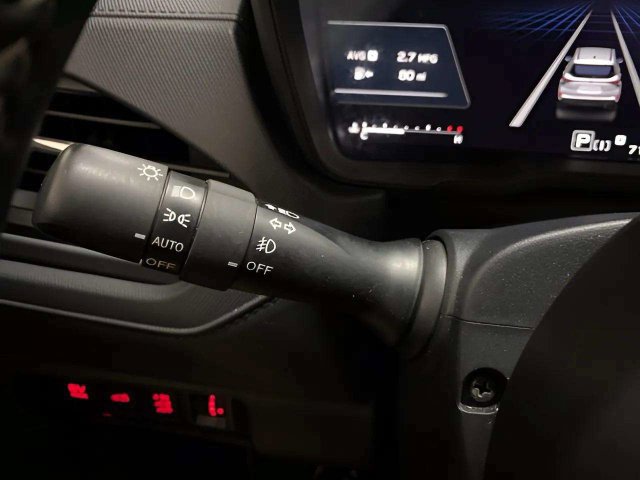 Used 2025 Subaru Forester Premium AWD/4WD image 41