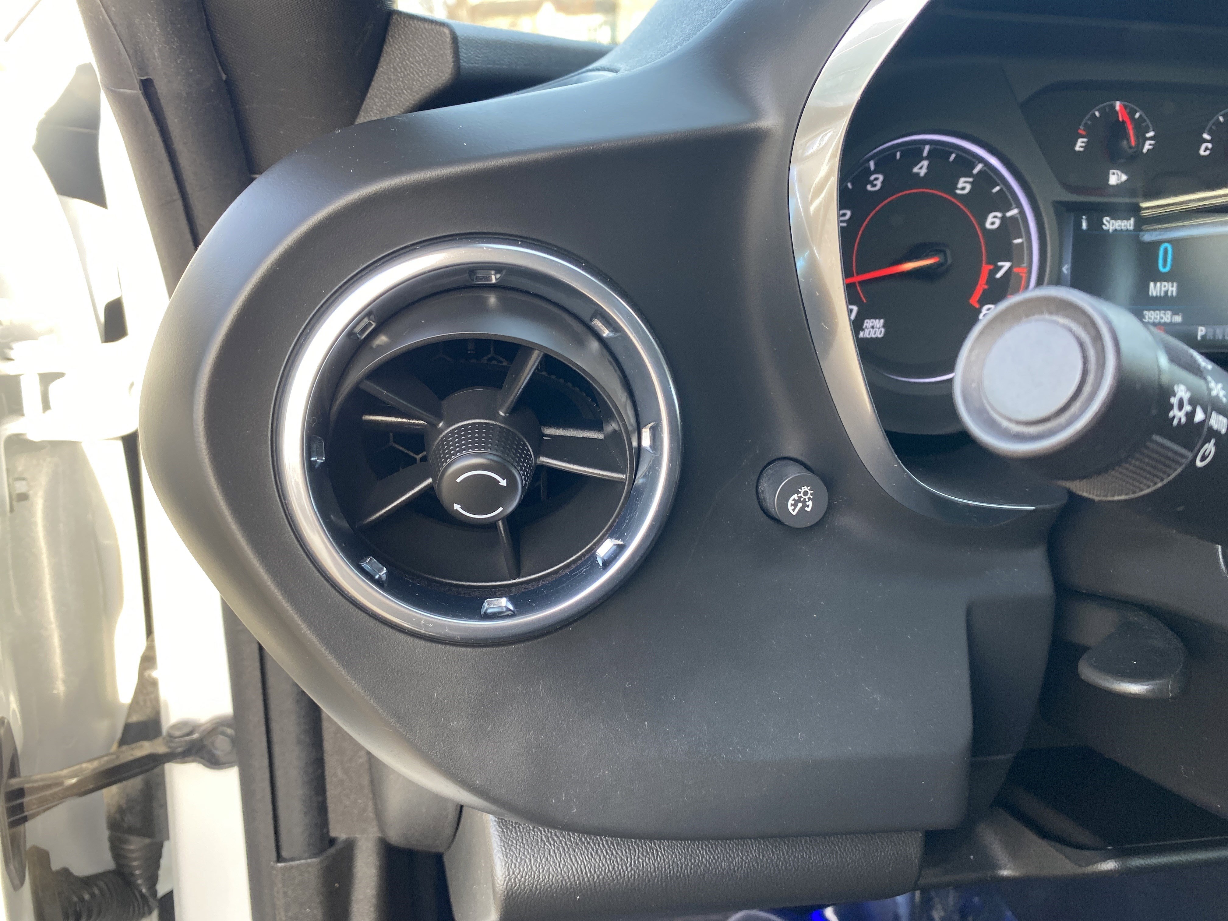 Used 2018 Chevrolet Camaro LT image 14