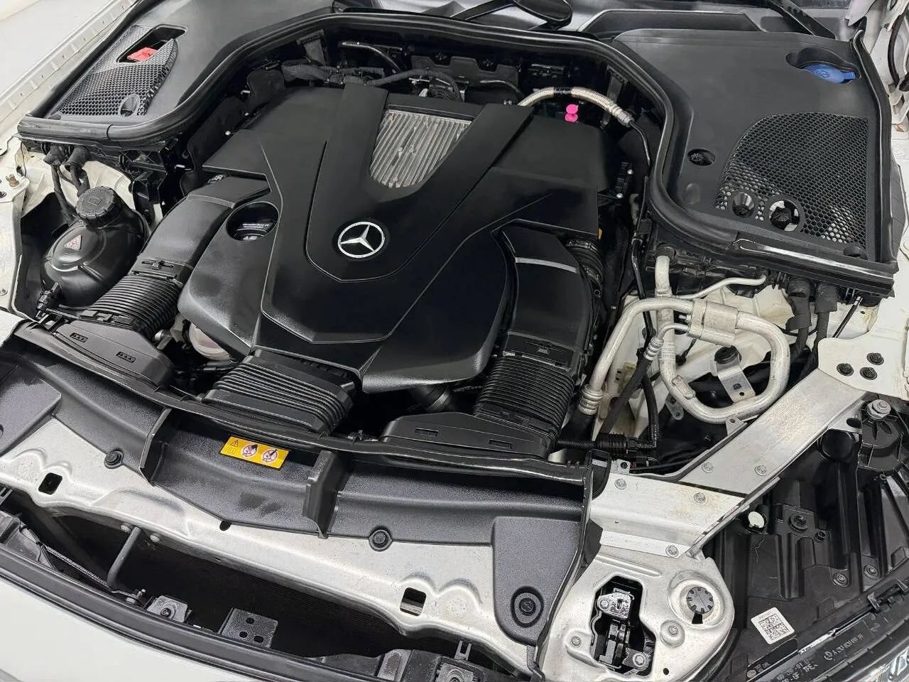 Used 2017 Mercedes-Benz E 400 4MATIC Wagon image 50