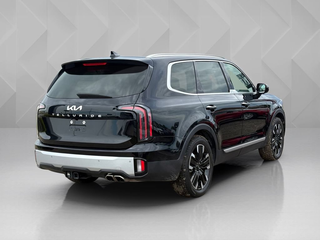 Used 2024 Kia Telluride SX w/ Towing Package FWD image 5