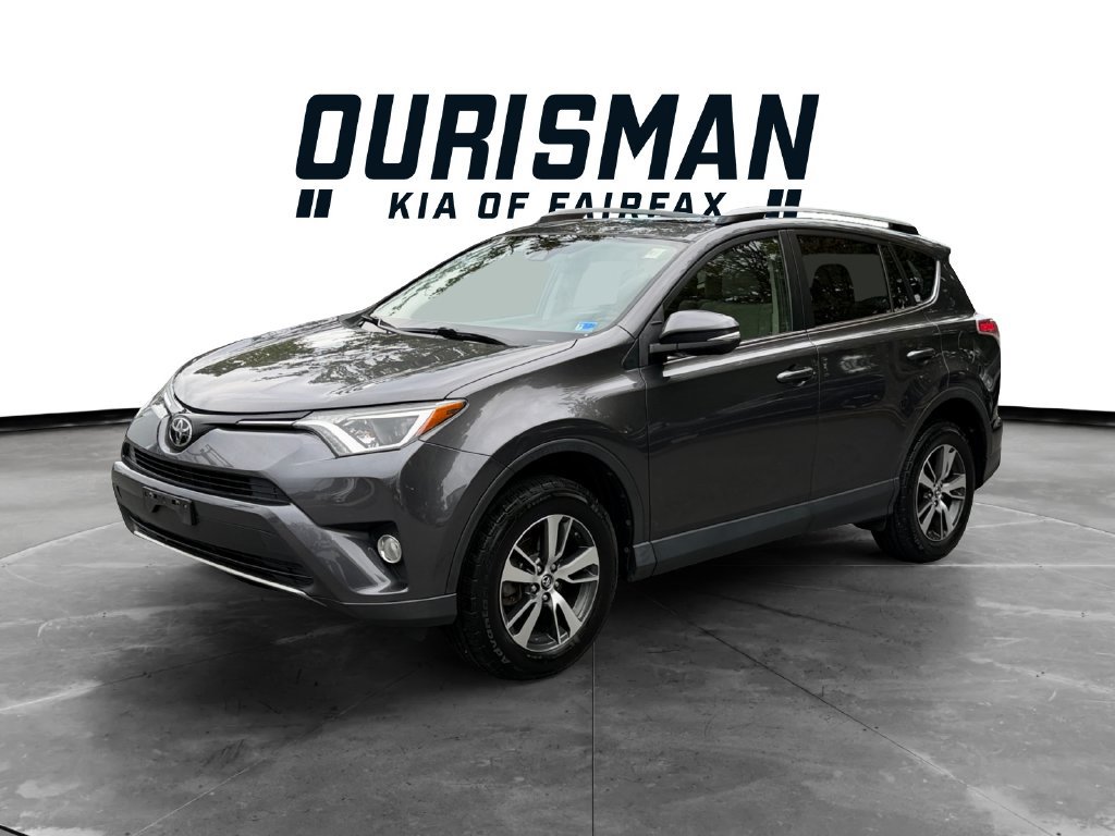 Used 2017 Toyota RAV4 XLE AWD/4WD image 2