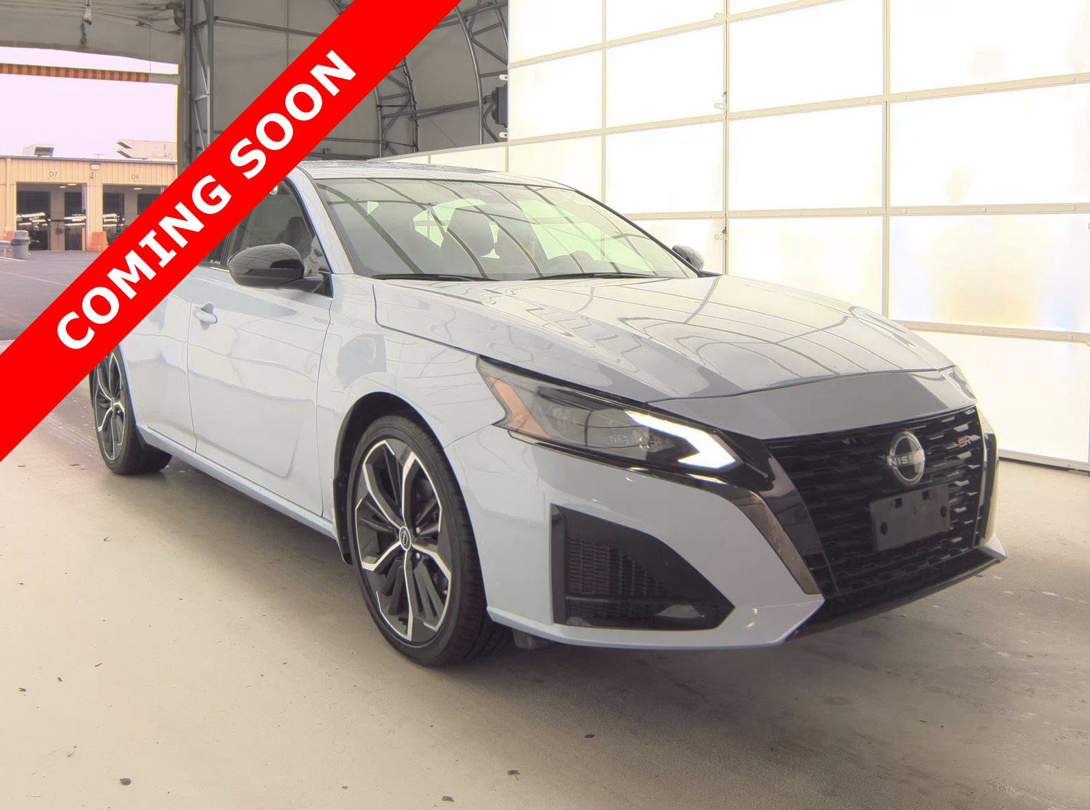 Used 2023 Nissan Altima 2.5 SR FWD image 3