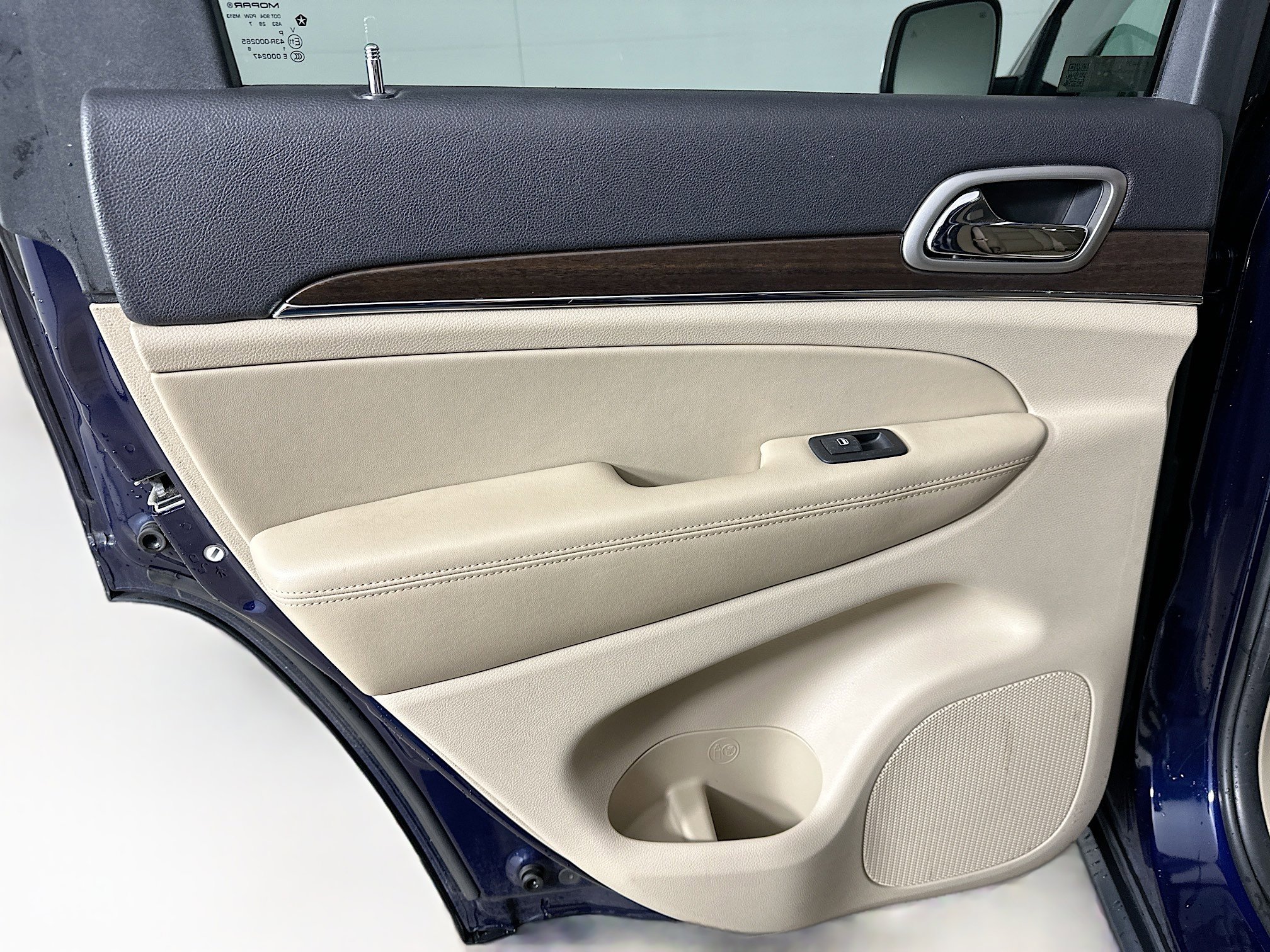 Used 2018 Jeep Grand Cherokee Limited image 27