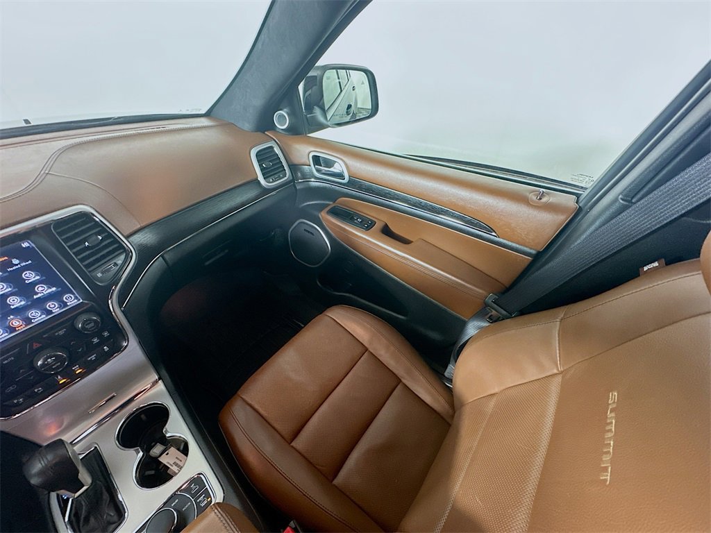 Used 2018 Jeep Grand Cherokee Summit w/ Platinum Series Group image 11