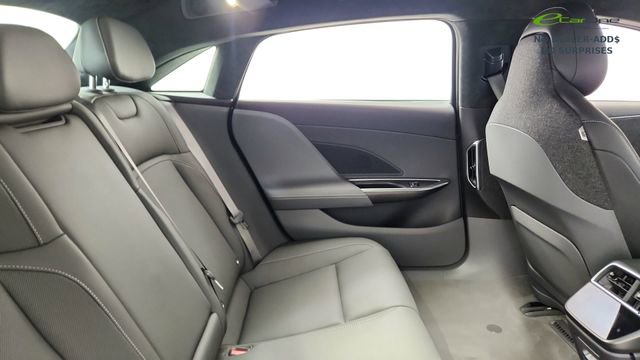 Used 2024 Lucid Air Touring image 25