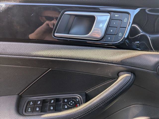 Used 2022 Porsche Panamera image 13