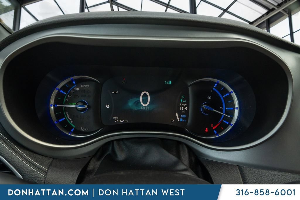 Used 2021 Chrysler Pacifica Touring w/ S Appearance Package FWD image 6