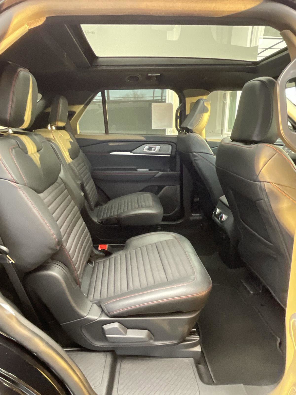 New 2026 Ford Explorer ST-Line image 15