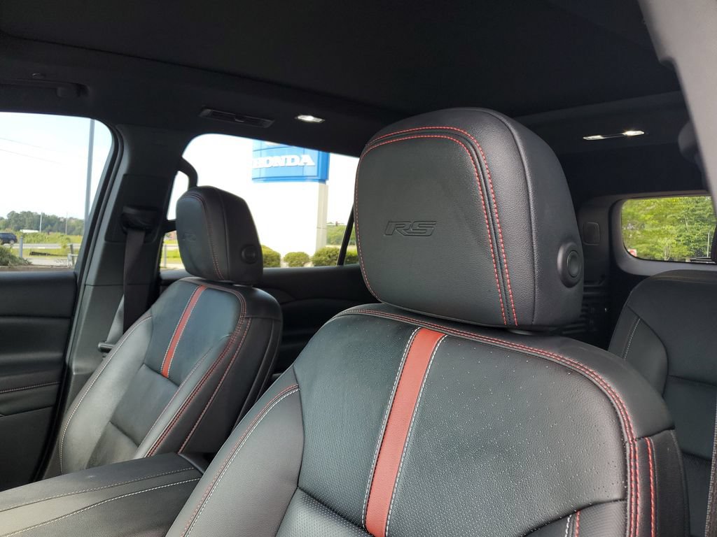 Used 2024 Chevrolet Traverse RS AWD/4WD image 16