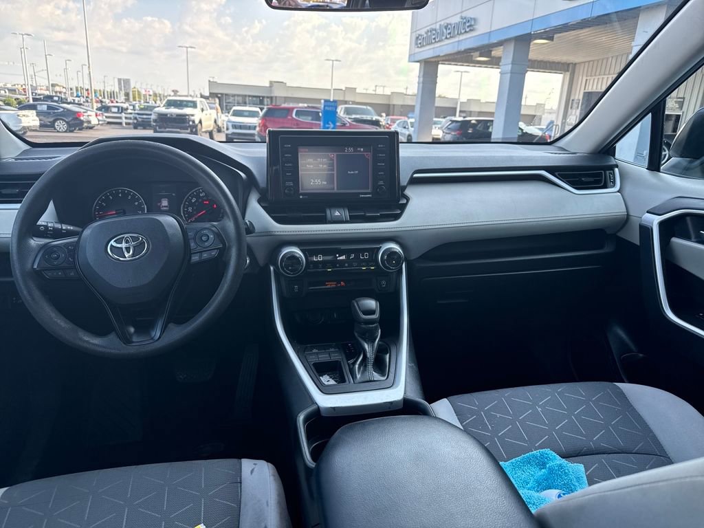 Used 2021 Toyota RAV4 XLE image 15