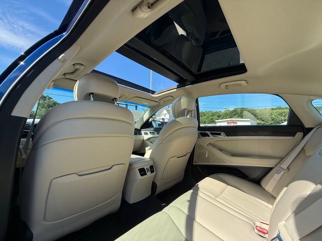 Used 2016 Hyundai Genesis 3.8 w/ Option Group 04 image 16